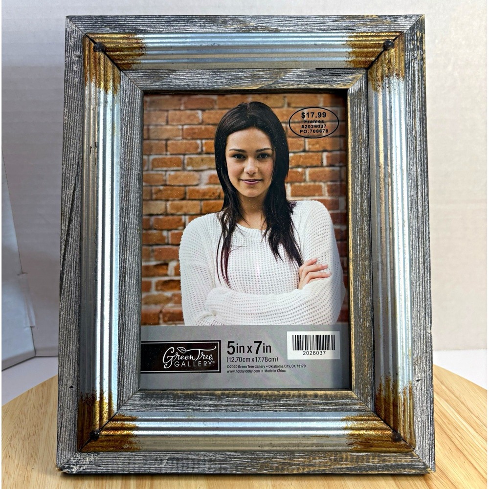 Green Tree Gallery 5x7 Gray/Silver/Gold Wood Photo Frame Stand/Wall Mount